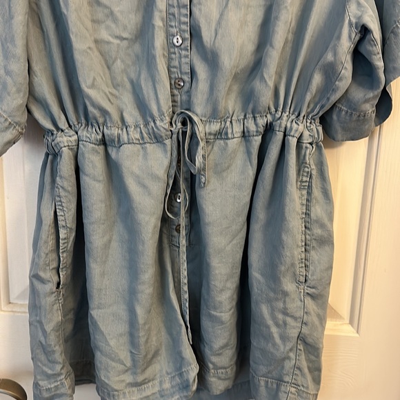 Heroes and dreamers chambray short sleeve button romper large blue 100% tencel - Picture 2 of 6